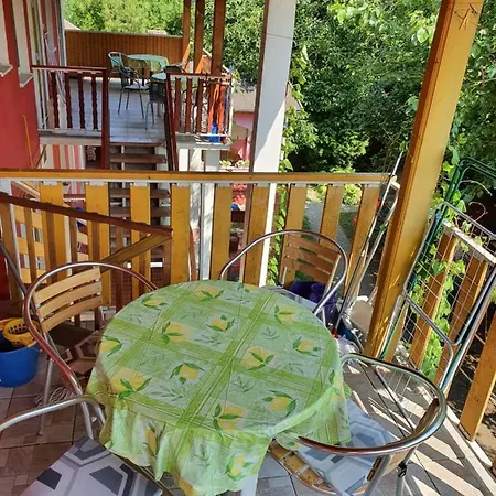 Viola 3* Sturovo