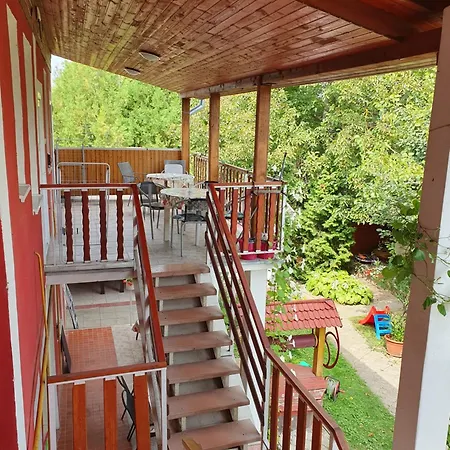 Viola 3* Štúrovo