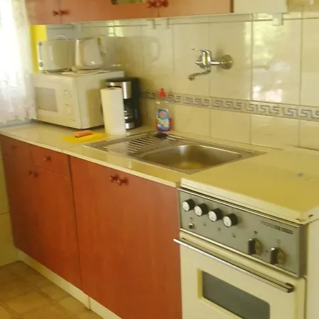 Viola 3* Sturovo